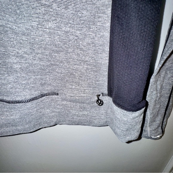 Lululemon Full Tilt Gray and Black Long Sleeve Top - Picture 3 of 10